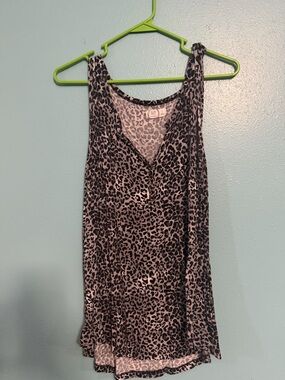 Leopard Print V-Neck Tank Top - Black & White